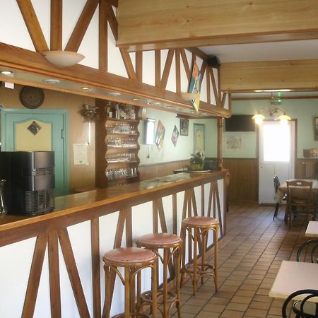 Auberge Des Etangs Roussent Екстериор снимка