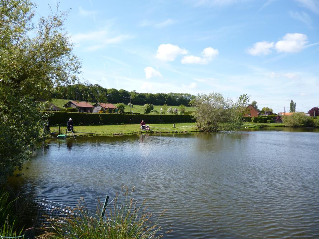 Auberge Des Etangs Roussent Екстериор снимка